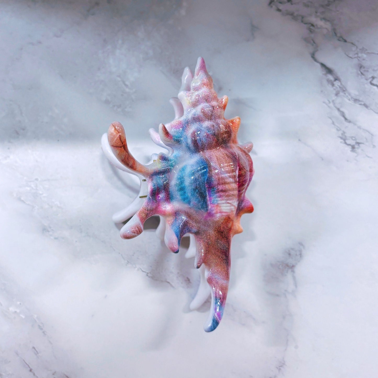 Velvet Claws Realistic Conch Shell Hair Claw in Mermaid Colors | Claw Clip in Velvet Travel Bag